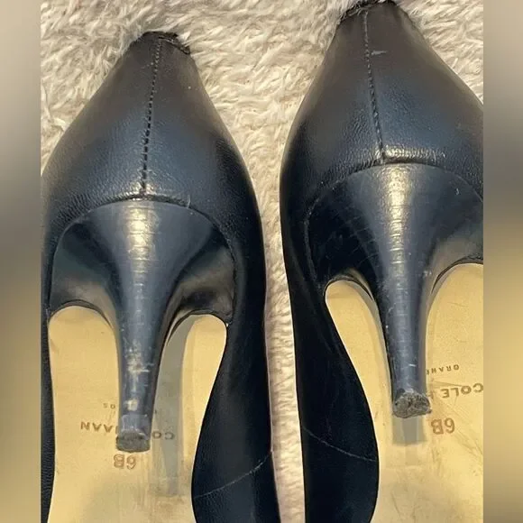 COLE HAAN Grand OS navy blue heels. Size 6B - Picture 4 of 8